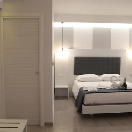 Blue Marine - Free Parking 4* تروبيا