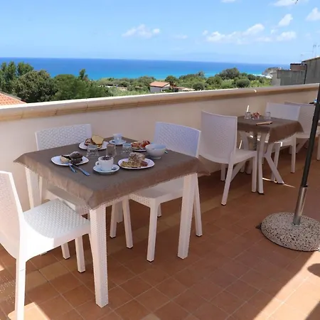 Blue Marine - Free Parking 4* تروبيا
